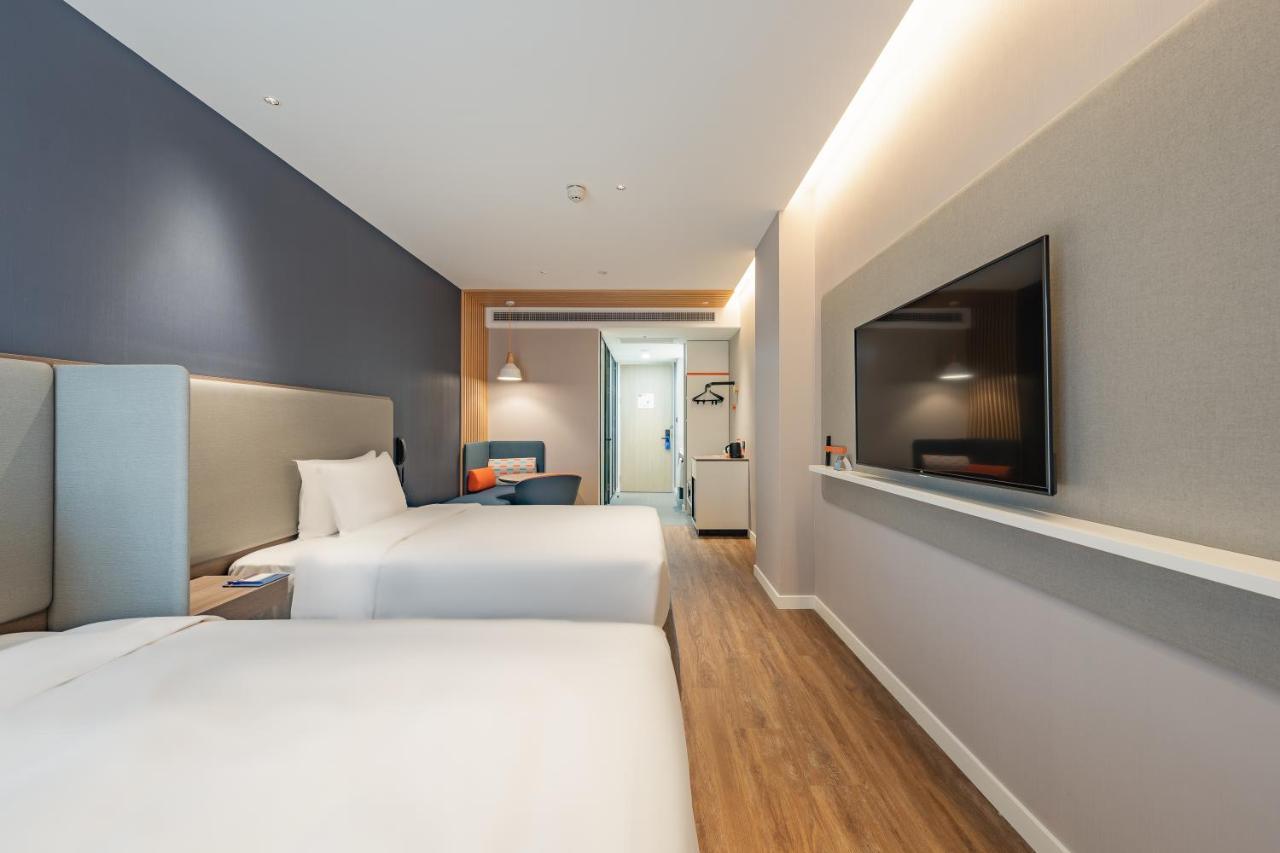 Holiday Inn Express Shanghai Expo Centre By Ihg Exterior photo
